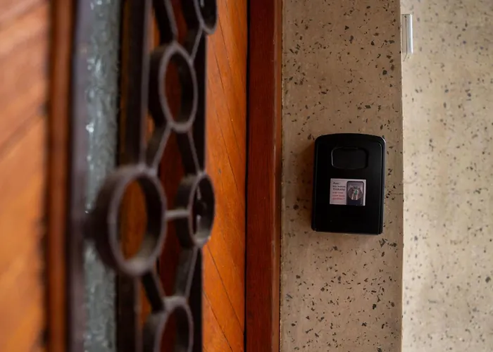 Apartamento Joy Madgearu 2 *