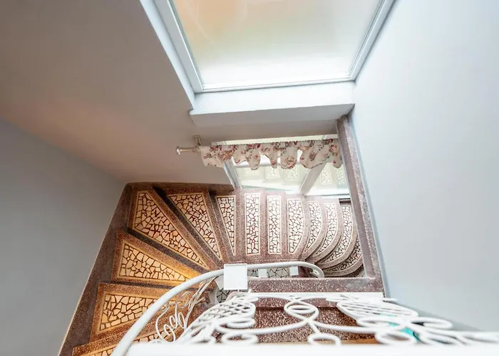 Joy Madgearu 2 Apartamento